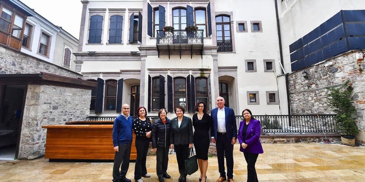 İzmir'in Kurtuluşu'na tanıklık eden eserler, 100. Yıl Anı Evi'nde